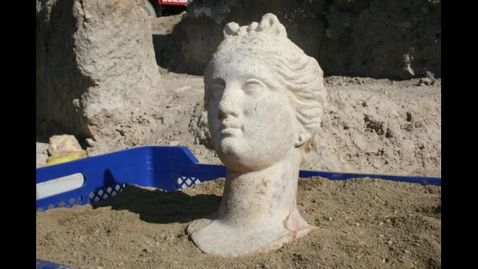 Denizli&#039;de Afrodit heykel başı bulundu