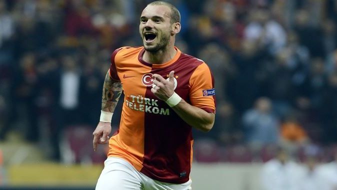 Sneijder&#039;i isteyen ManU Galatasaray&#039;ın ensesinde işte yeni teklif