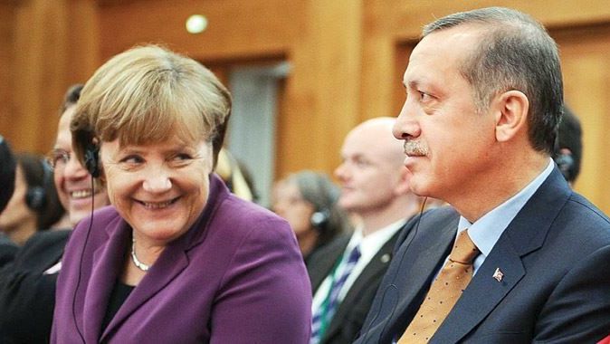 Şansölye Merkel, Tayyip Erdoğan&#039;a hangi iki konuda kızdı?