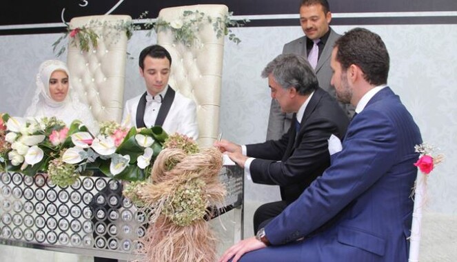 Cumhurbaşkanı Gül nikah şahitliği yaptı