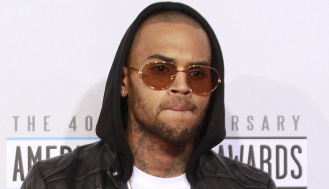 Ünlü şarkıcı Chris Brown&#039;a  gözaltı