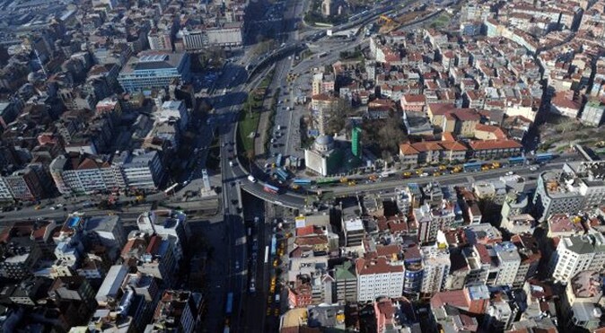 İstanbul&#039;da trafiğe kapatılacak yollar belli oldu