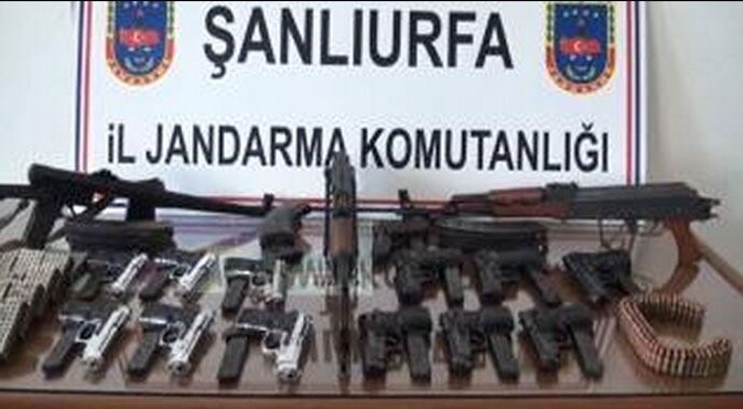 Şanlıurfa&#039;da cephaneyi aratmayan silahlar ele geçirildi