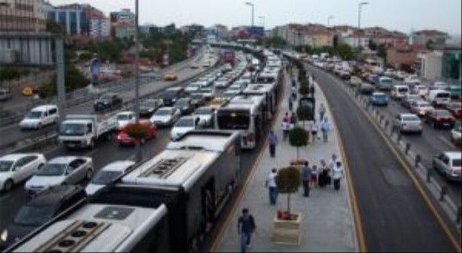 İstanbul&#039;da bugün trafiğe dikkat