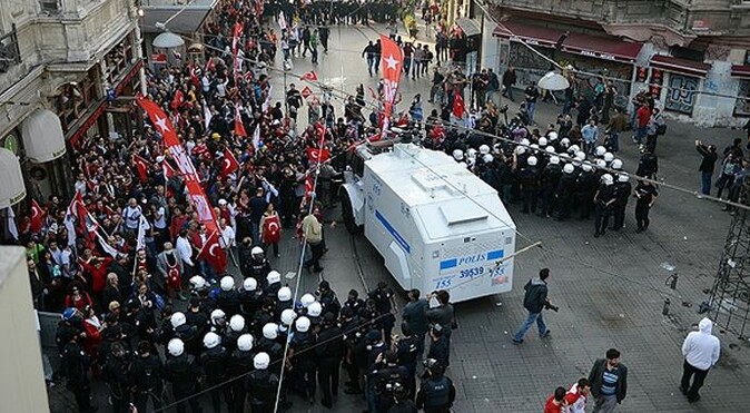 Taksim&#039;deki olaylarda 20&#039;den fazla kişi gözaltına alındı