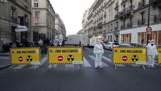 Greenpeace üyeleri Paris&#039;te eylem yaptı