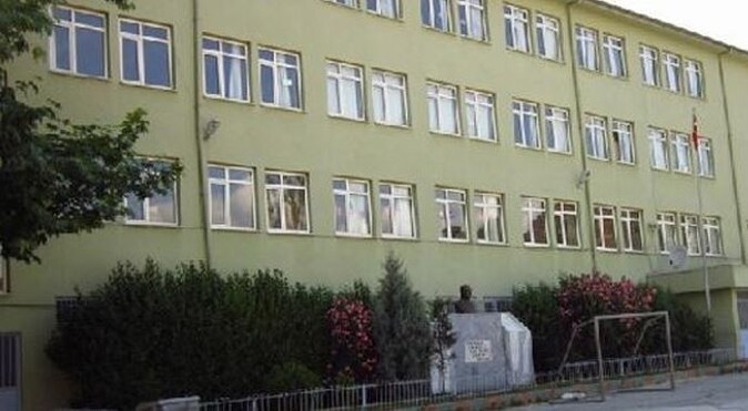 PKK&#039;lılar okula bomba attı