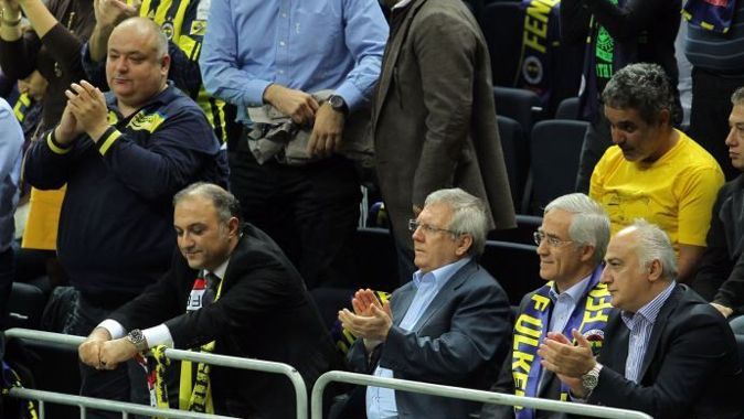 Fenerbahçe&#039;nin CSKA zaferini Aziz Yıldırım yerinde izledi
