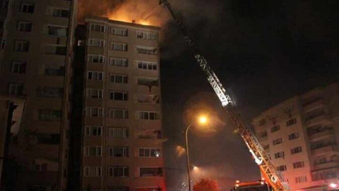 İstanbul Kartal&#039;da korkutan yangın