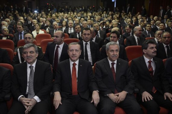 Cumhurbaşkanı Gül&#039;den Erdoğan ve Arınç&#039;a ilginç söz