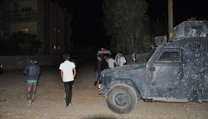 Cizre&#039;de PKK 3 aracı ateşe verdi