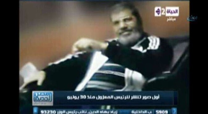 İşte Mursi&#039;nin tutuklandıktan sonra ilk fotoğrafı