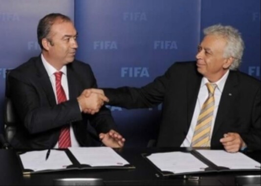 Kıbrıs&#039;ta &#039;futbol&#039; anlaşması