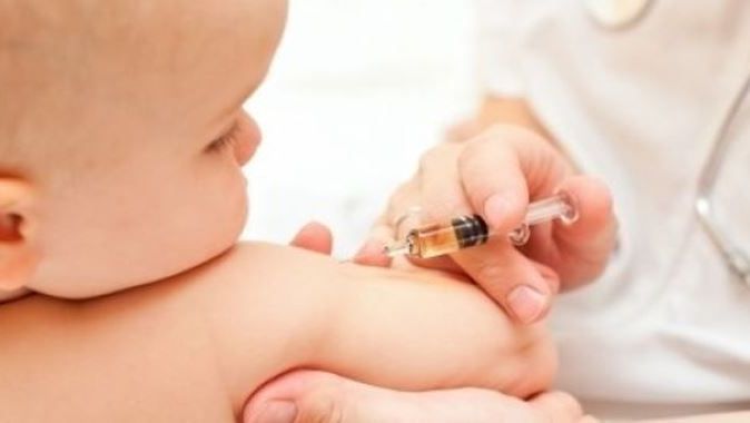 Aşı yaptırmayan aileye dâvâ, çocukları alınabilir