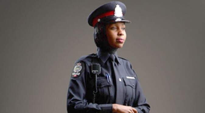 Kanada&#039;da başörtülü polislere özel üniforma