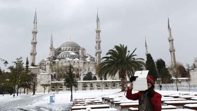 Kar tatili bekleyen &#039;İstanbul&#039;luya Vali Mutlu&#039;dan tweet