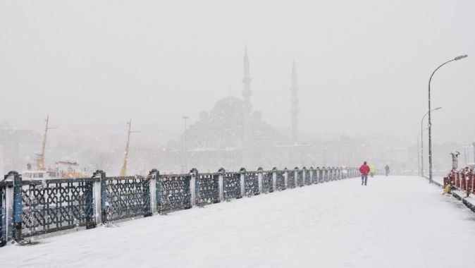 İstanbul&#039;da kar kalınlığı 30 cm ulaştı