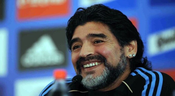 Maradona İran forması giyecek