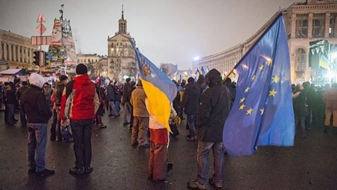 Kiev&#039;de ulusal diyalog süreci başladı