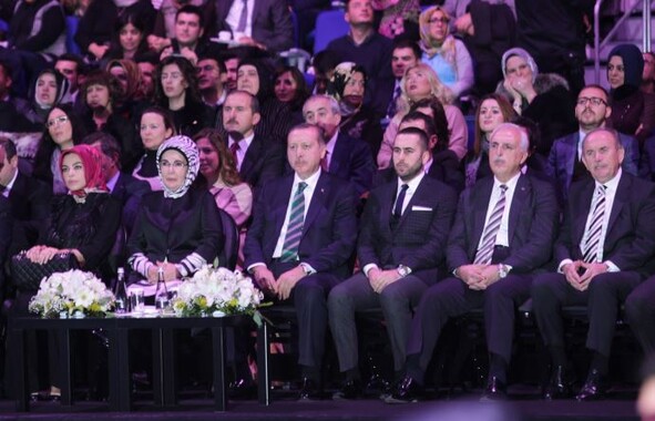 Başbakan Erdoğan böyle ilahi okudu-video