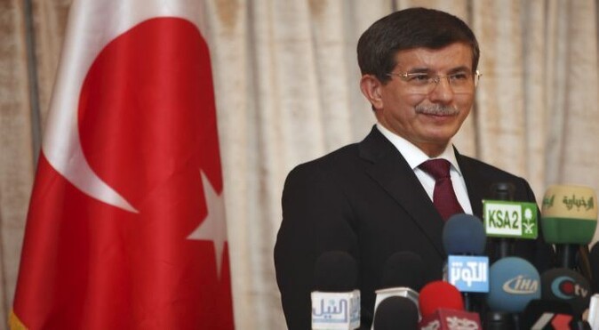 Ahmet Davutoğlu&#039;ndan Hakan Şükür açıklaması
