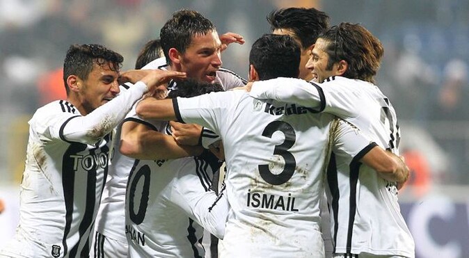 Beşiktaş 3 haftanın sonunda galibiyetle tanıştı