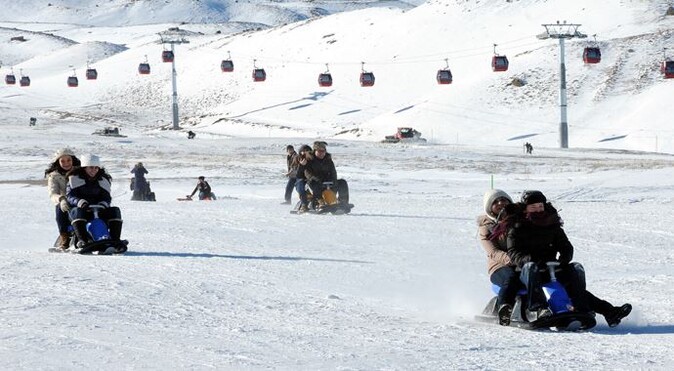 Kayakseverler Erciyes&#039;e akın etti