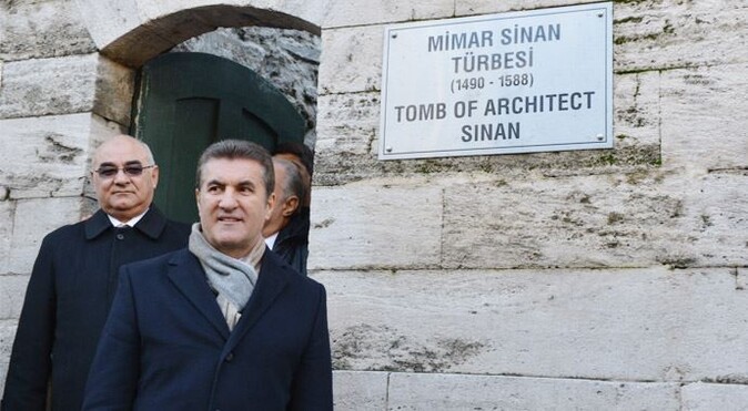Mustafa Sarıgül, Mimar sinan&#039;ın mezarını ziyaret etti