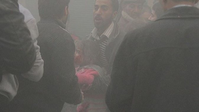 Halep&#039;te hava saldırıları devam ediyor, 48 ölü