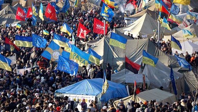 Ukrayna&#039;da göstericilere af çıktı