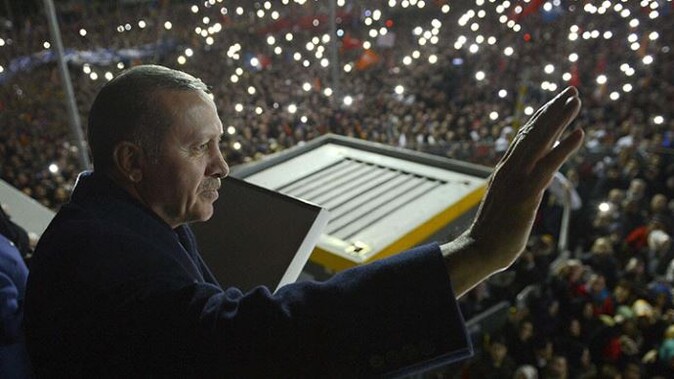 Başbakan Erdoğan&#039;ı İstanbul&#039;da onbinler karşıladı