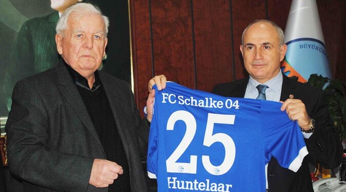 Schalke Onursal Başkanı: Şanslar eşit