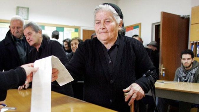 Güney Kıbrıs&#039;ta kritik seçim başladı