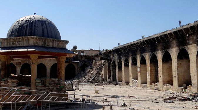 Emevi Camii&#039;nin minaresinin yıkılmasına öfke