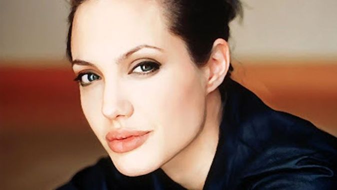 Angelina Jolie&#039;nin teyzesi, meme kanserinden öldü