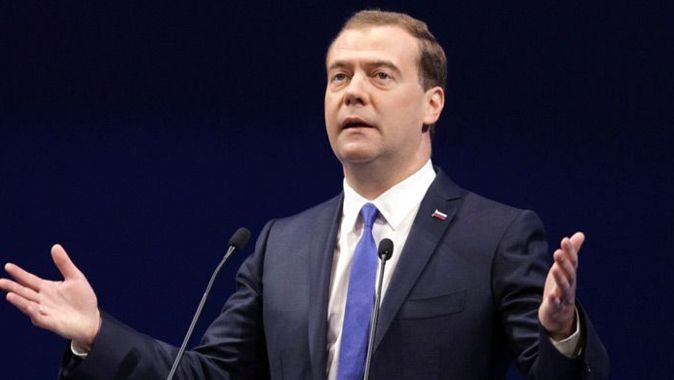 Medvedev, &#039;Kabine er ya da geç değişecek&#039;