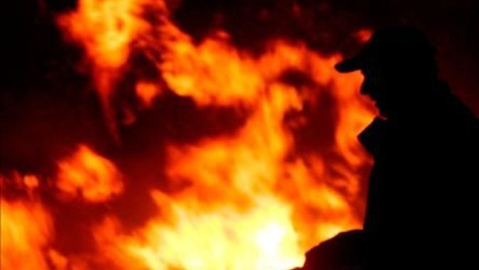 Van Mısır Çarşısında yangın 10 iş yeri kül oldu