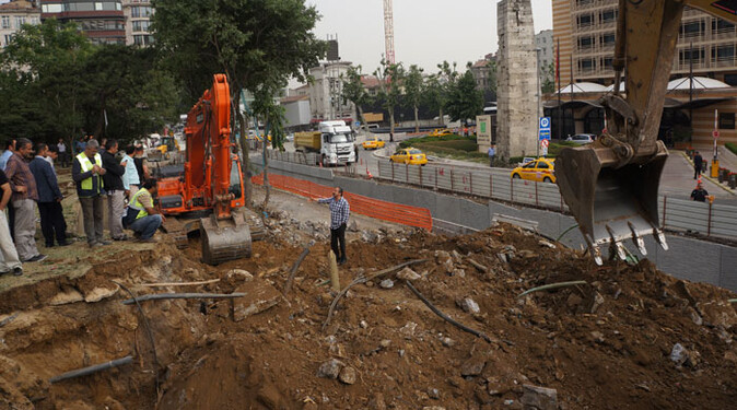 BDP&#039;li Önder, Gezi Parkı&#039;ndaki çalışmaları durdurdu