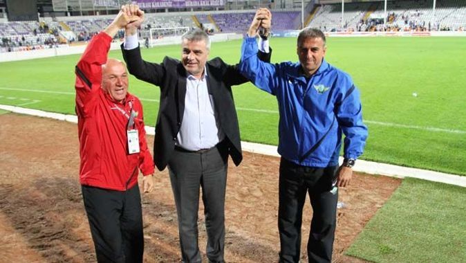 Akhisar Belediyespor Hamzaoğlu ile devam edecek