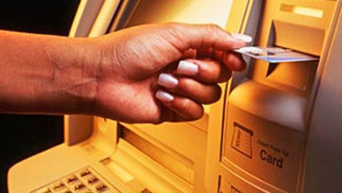 ATM&#039;lere kopyalama cihazı koyan zanlılar yakalandı