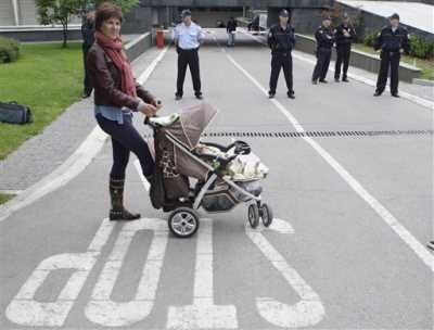Bosna Hersek bebeklerinin kimlik kartı için ayaklandı