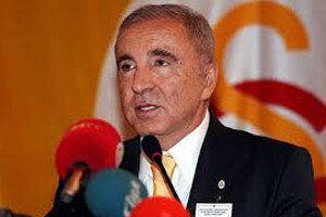 Aysal Galatasaray Taraftarlar Derneği&#039;nde konuştu