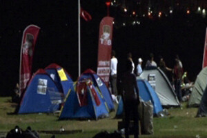 İzmir&#039;de eylemciler çadırda kalmayı sürdürüyor