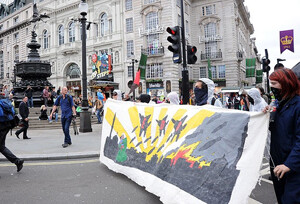 Londra&#039;da G8 protestoları sürüyor