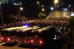 Boğaz Köprüsü&#039;ne yürüyenlere polisten izin çıkmadı