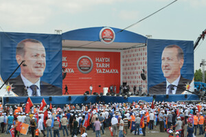 AK Partililer Kazlıçeşme&#039;ye akın ediyor