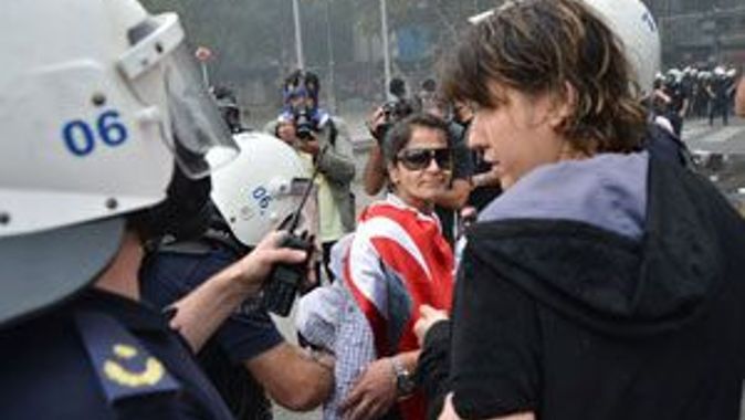 Ankara&#039;daki gösterilerde 35 gözaltı