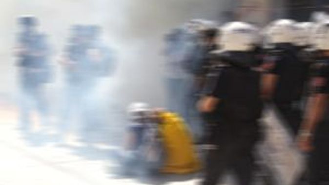 Şişli&#039;de yol kesen Gezi Parkı eylemcilerine müdahale