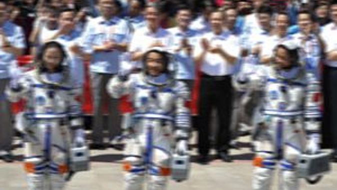 NASA 4&#039;ü kadın 8 yeni astronot seçti