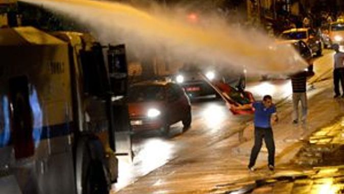 Ankara&#039;da göstericilere polisten müdahale